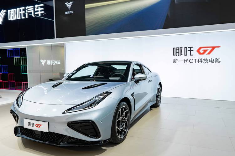 重庆荣昌区盛富诺企业管理咨询哪吒汽车在智能汽车领域的表现，领途汽车在新能源汽车市场中的影响力